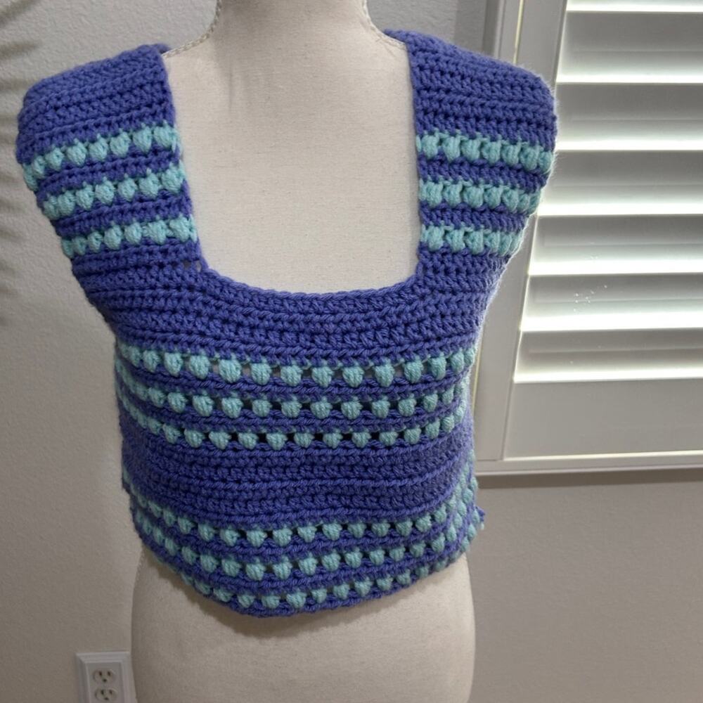 Vintage style knitted cropped tank top size medium